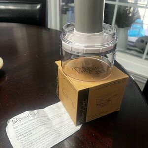 NWT Pampered Chef Ice Cream Sandwich Maker
